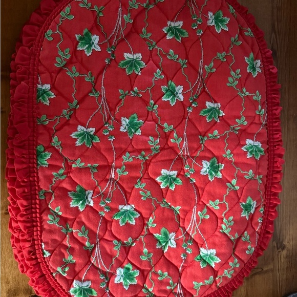 Other - Holiday/Christmas Elegant Red Floral Quilted Placemats